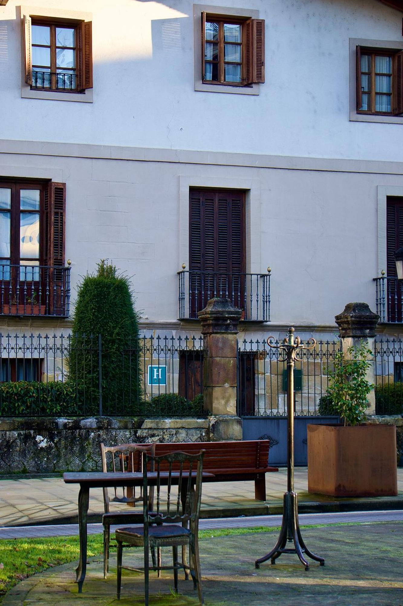 Hotel Konbenio Аморебьета-Эчано Экстерьер фото